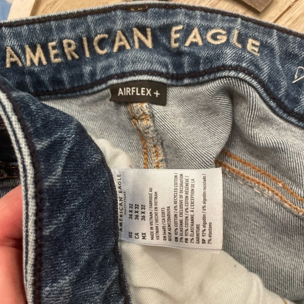 American Eagle Men’s jeans